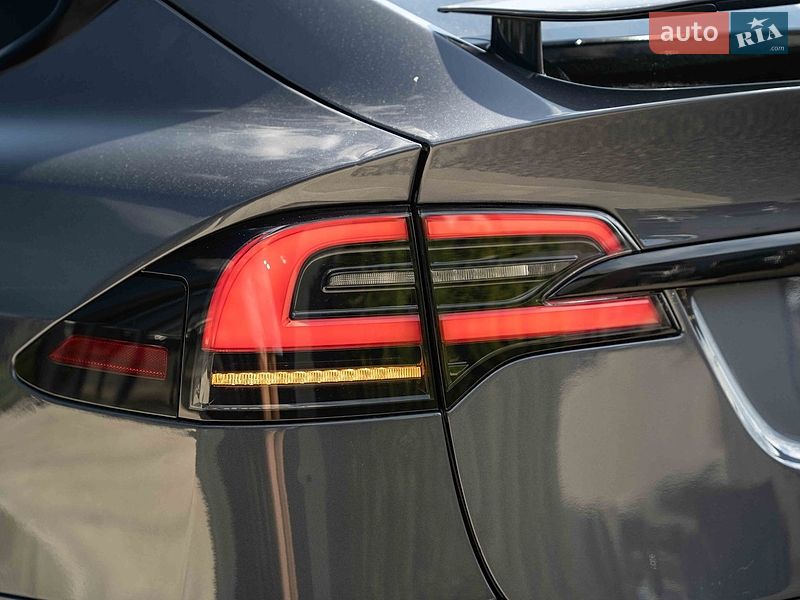 Позашляховик / Кросовер Tesla Model X 2022 в Чернівцях