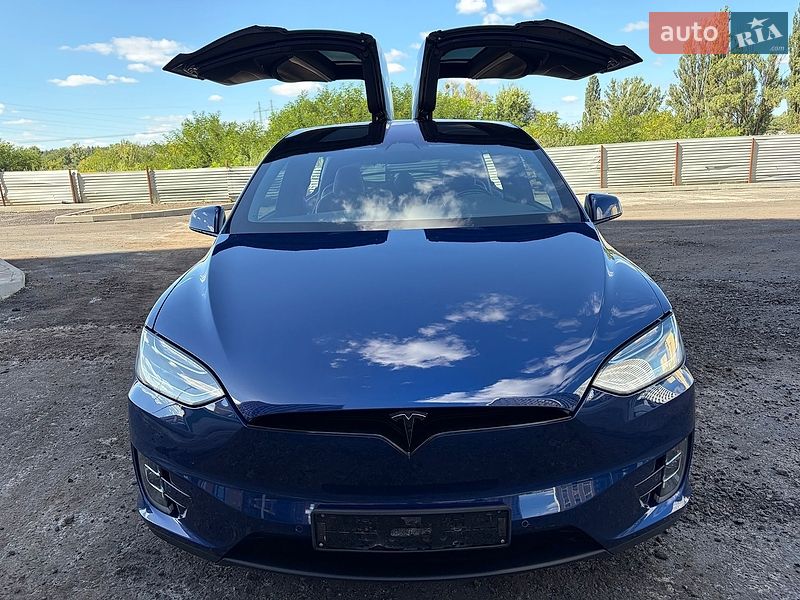 Внедорожник / Кроссовер Tesla Model X 2019 в Киеве