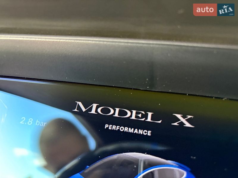 Внедорожник / Кроссовер Tesla Model X 2019 в Киеве