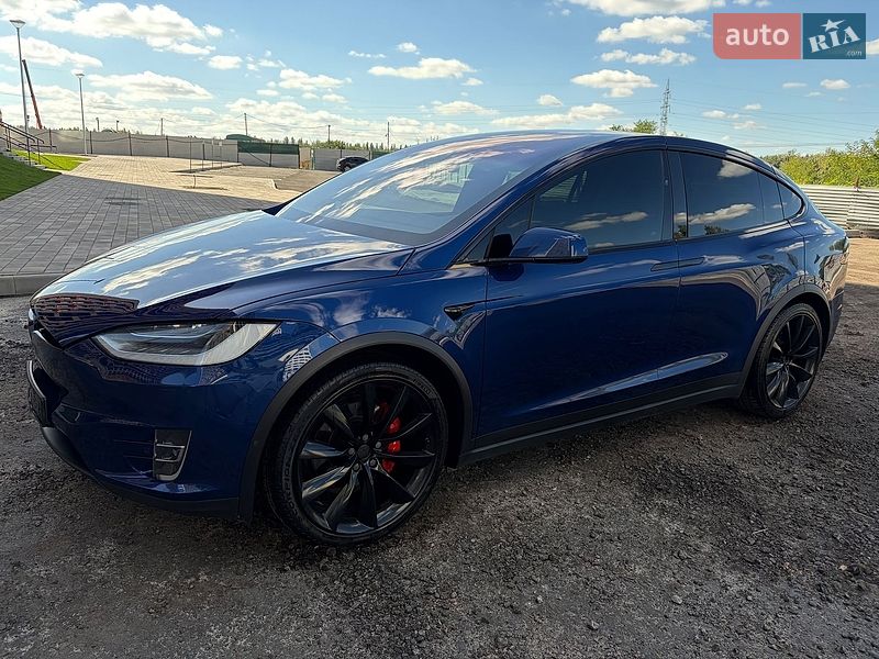 Внедорожник / Кроссовер Tesla Model X 2019 в Киеве