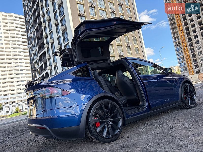 Внедорожник / Кроссовер Tesla Model X 2019 в Киеве