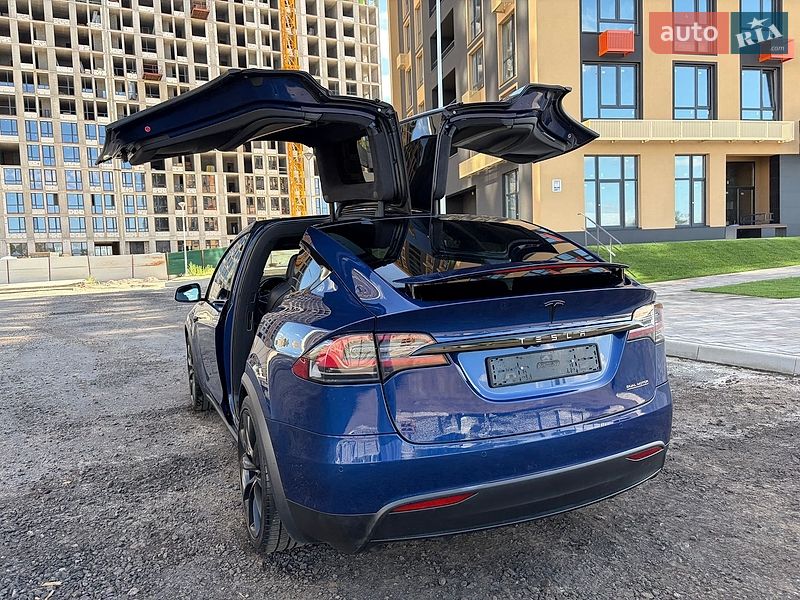 Внедорожник / Кроссовер Tesla Model X 2019 в Киеве