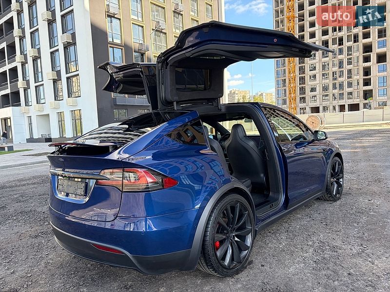 Внедорожник / Кроссовер Tesla Model X 2019 в Киеве