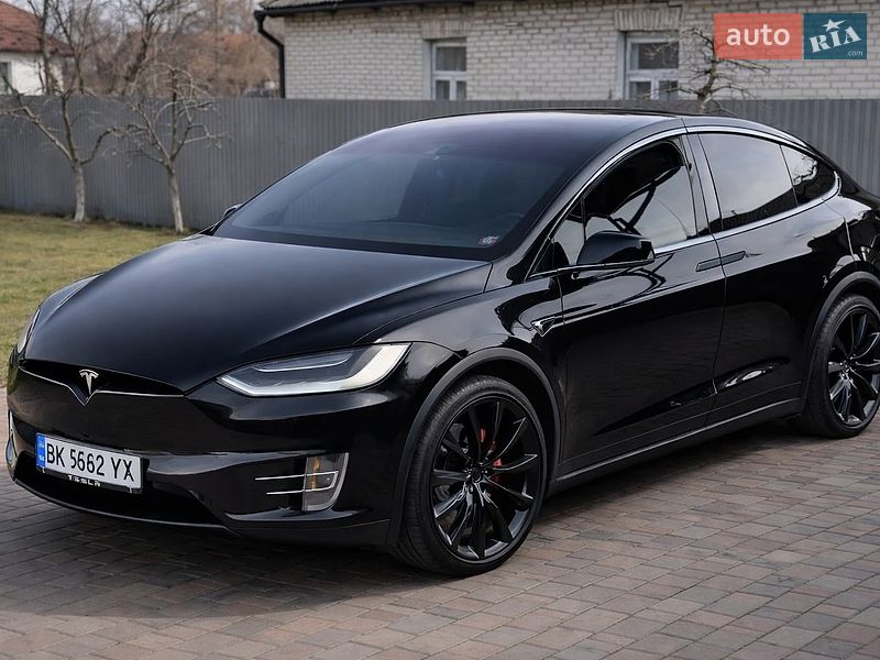 Внедорожник / Кроссовер Tesla Model X 2016 в Сарнах
