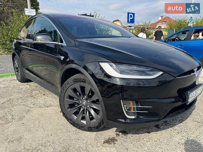 Внедорожник / Кроссовер Tesla Model X 2018 в Ужгороде