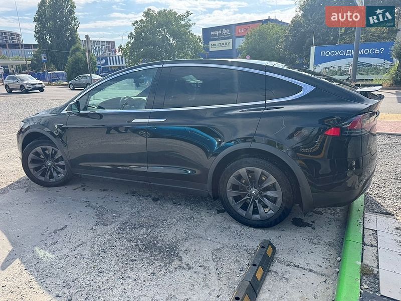 Внедорожник / Кроссовер Tesla Model X 2018 в Ужгороде