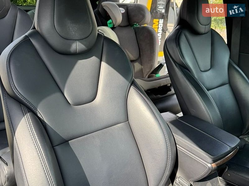 Внедорожник / Кроссовер Tesla Model X 2018 в Ужгороде