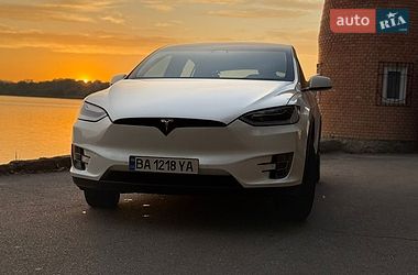 Позашляховик / Кросовер Tesla Model X 2017 в Кропивницькому
