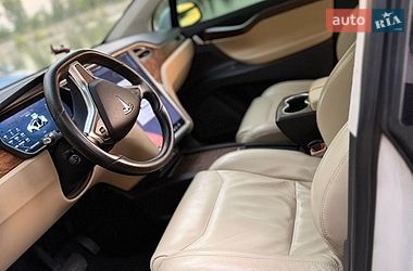 Позашляховик / Кросовер Tesla Model X 2017 в Кропивницькому