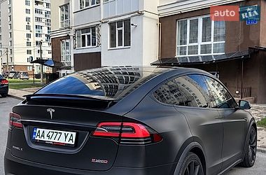 Позашляховик / Кросовер Tesla Model X 2016 в Чернігові
