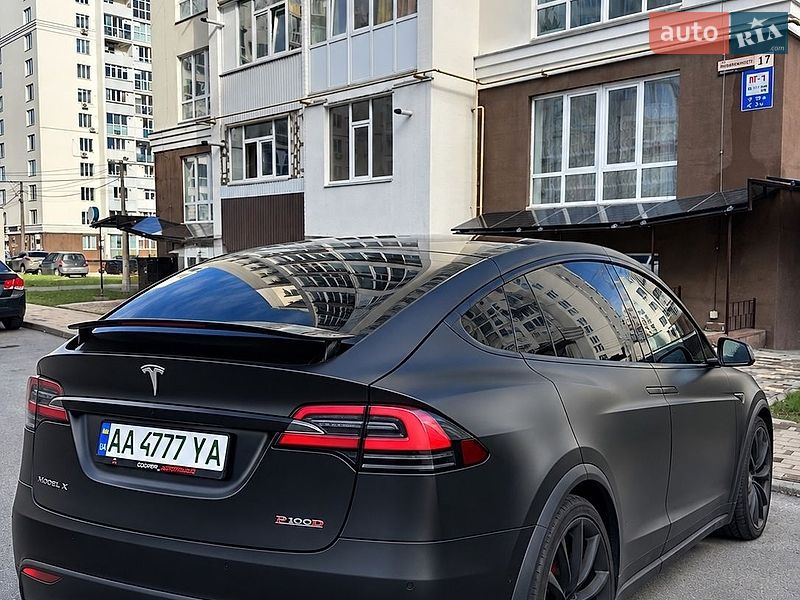 Позашляховик / Кросовер Tesla Model X 2016 в Чернігові