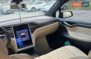 Внедорожник / Кроссовер Tesla Model X 2016 в Чернигове
