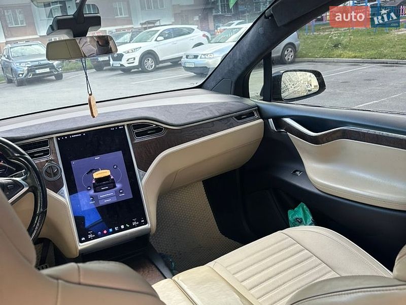 Внедорожник / Кроссовер Tesla Model X 2016 в Чернигове