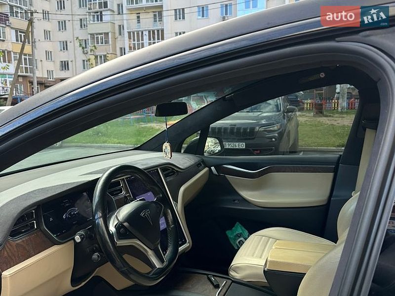 Внедорожник / Кроссовер Tesla Model X 2016 в Чернигове
