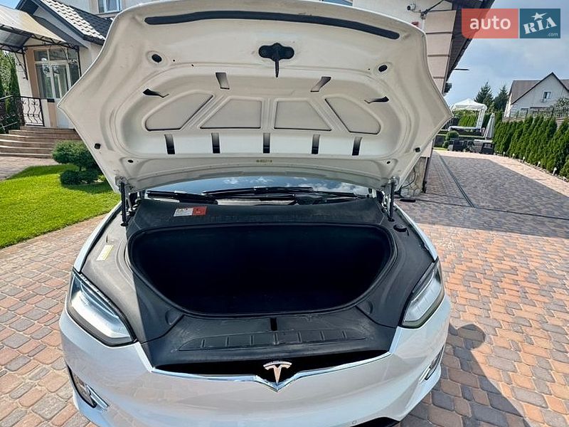 Позашляховик / Кросовер Tesla Model X 2019 в Києві