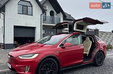 Позашляховик / Кросовер Tesla Model X 2016 в Дубні