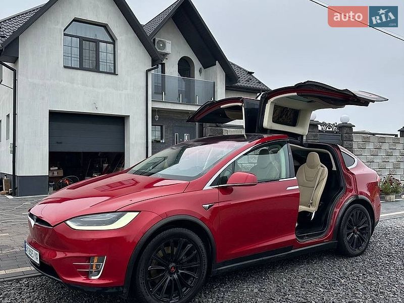Позашляховик / Кросовер Tesla Model X 2016 в Дубні