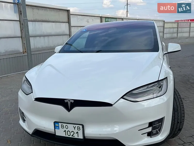Tesla Model X 2020