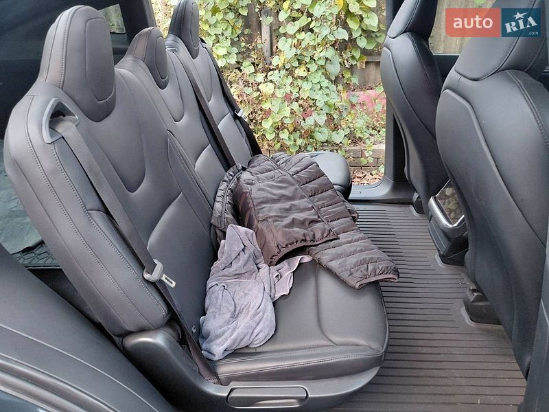 Позашляховик / Кросовер Tesla Model X 2024 в Ромнах