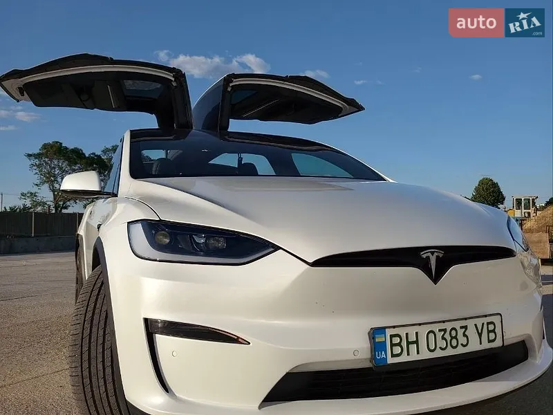 Tesla Model X 2022