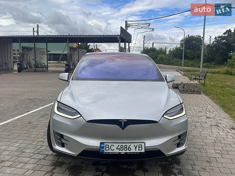 Tesla Model X 2018