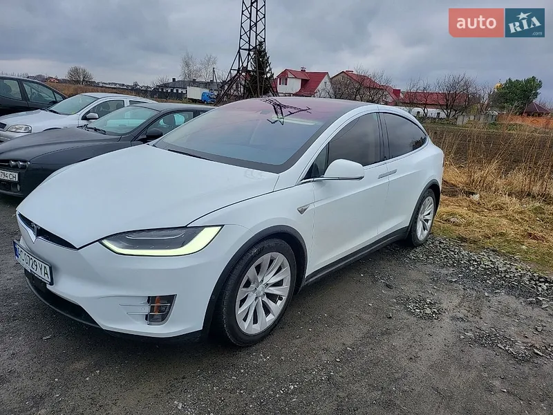Tesla Model X 2016