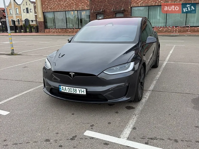 Tesla Model X 2024