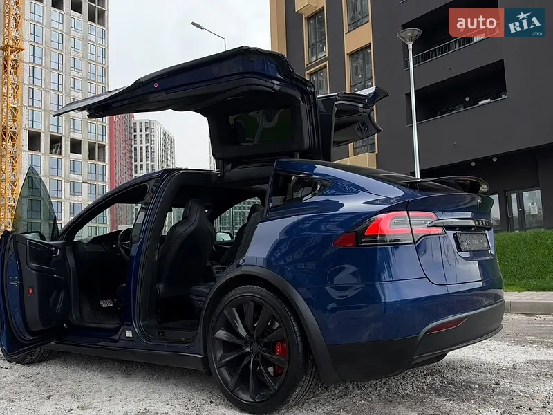 Tesla Model X 2019