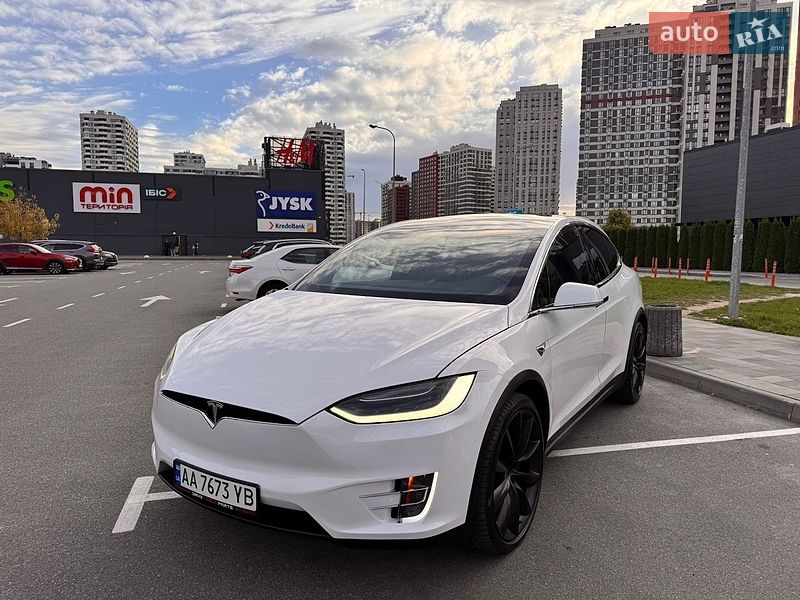 Позашляховик / Кросовер Tesla Model X 2019 в Києві