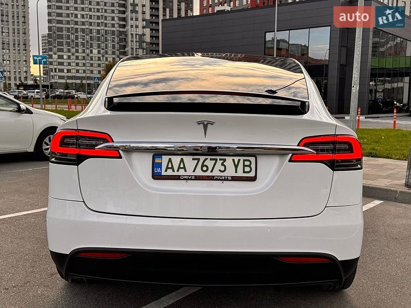 Позашляховик / Кросовер Tesla Model X 2019 в Києві