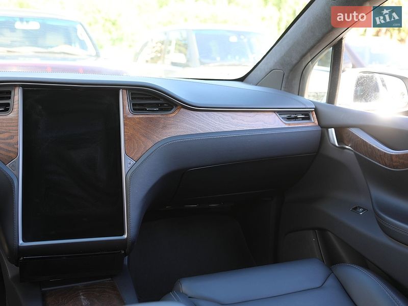 Внедорожник / Кроссовер Tesla Model X 2019 в Харькове