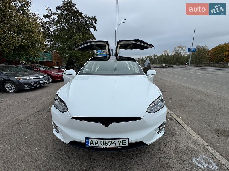 Внедорожник / Кроссовер Tesla Model X 2016 в Киеве