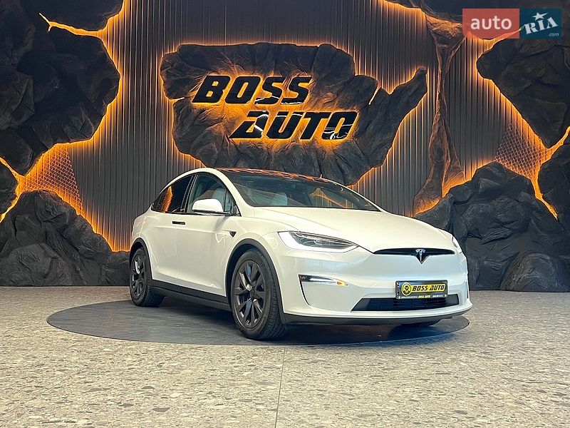 Tesla Model X 2025