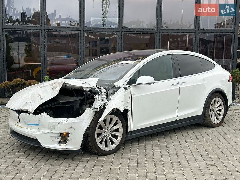 Внедорожник / Кроссовер Tesla Model X 2016 в Львове фото 4 Внедорожник / Кроссовер Tesla Model X 2016 в Львове