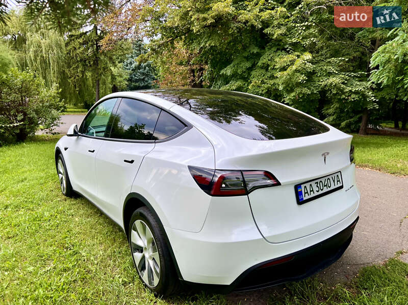 Внедорожник / Кроссовер Tesla Model Y 2021 в Киеве
