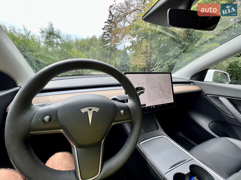 Внедорожник / Кроссовер Tesla Model Y 2021 в Киеве