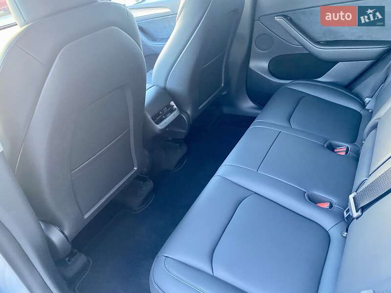 Внедорожник / Кроссовер Tesla Model Y 2022 в Киеве