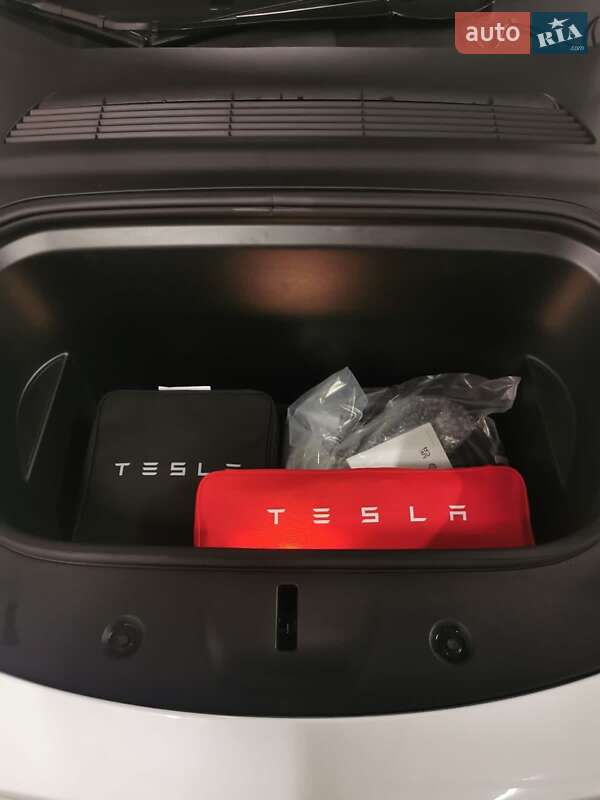 Внедорожник / Кроссовер Tesla Model Y 2022 в Киеве