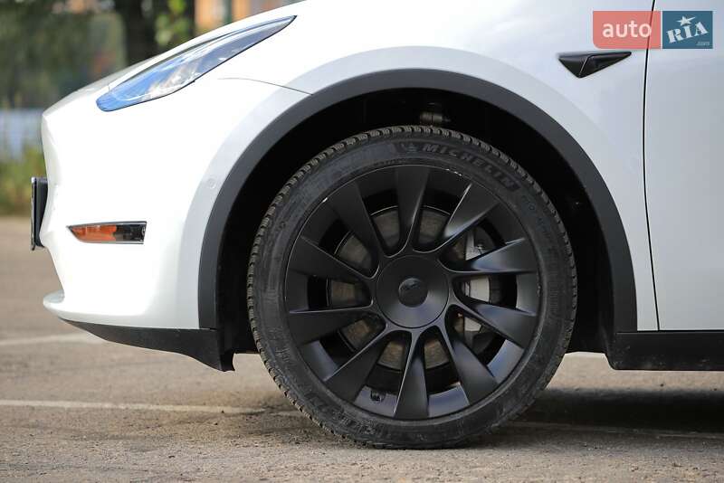 Внедорожник / Кроссовер Tesla Model Y 2021 в Киеве