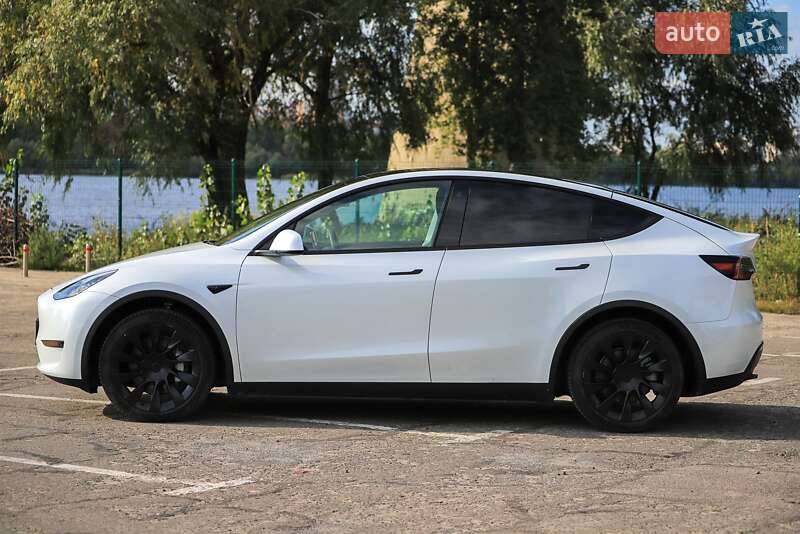 Внедорожник / Кроссовер Tesla Model Y 2021 в Киеве