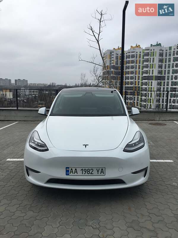 Внедорожник / Кроссовер Tesla Model Y 2020 в Киеве