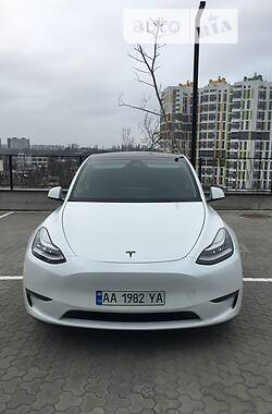 Внедорожник / Кроссовер Tesla Model Y 2020 в Киеве