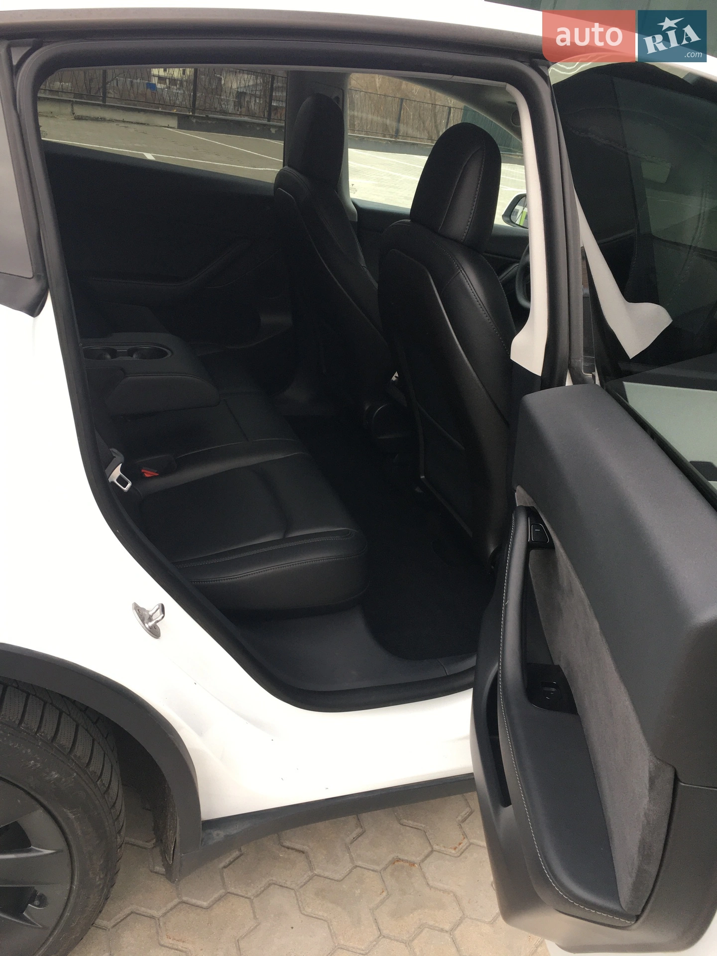 2020 Tesla Model Y - мініатюра 10