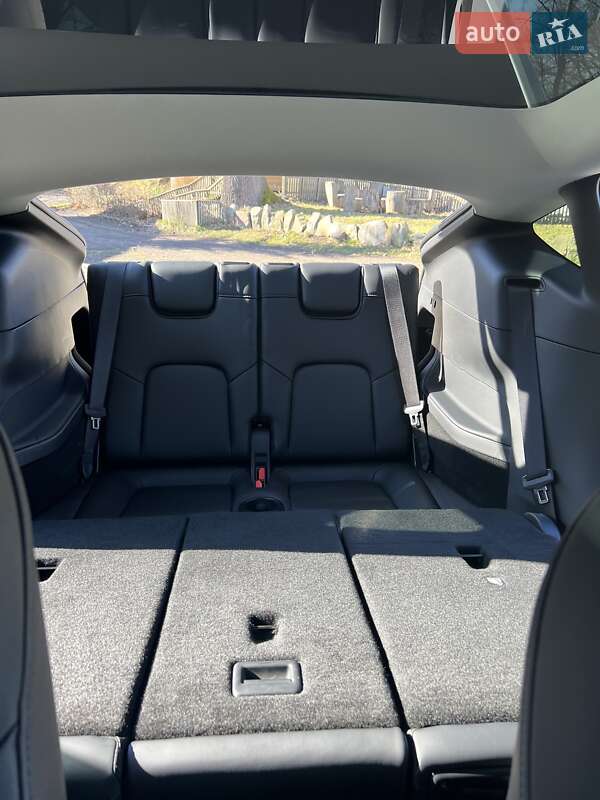 Универсал Tesla Model Y 2021 в Трускавце