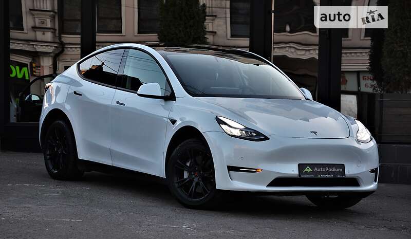 Хетчбек Tesla Model Y 2020 в Києві