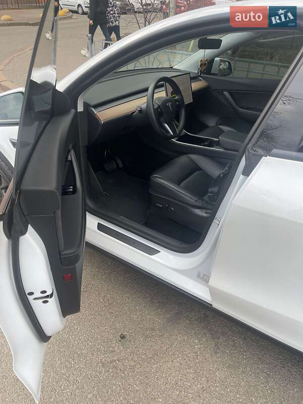 Внедорожник / Кроссовер Tesla Model Y 2021 в Киеве фото 5 Внедорожник / Кроссовер Tesla Model Y 2021 в Киеве