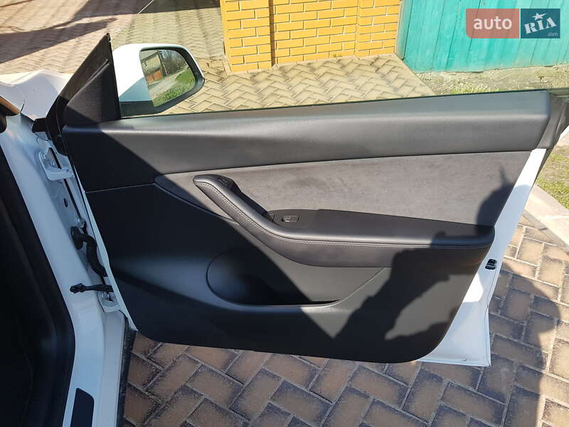 Внедорожник / Кроссовер Tesla Model Y 2022 в Харькове