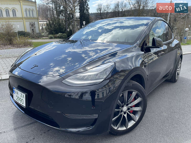 Внедорожник / Кроссовер Tesla Model Y 2020 в Киеве