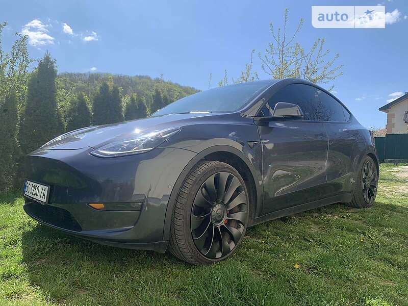 Внедорожник / Кроссовер Tesla Model Y 2022 в Львове