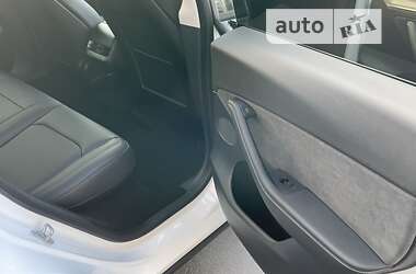 Позашляховик / Кросовер Tesla Model Y 2022 в 